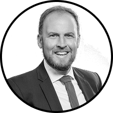 Headshot image of Scott O’Ryan